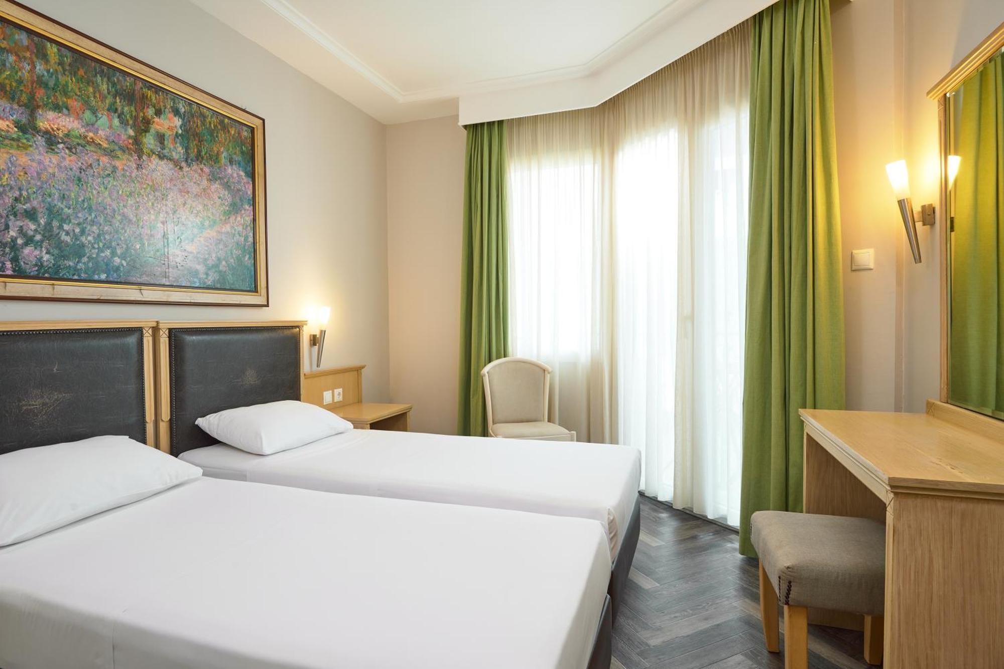 Iris Hotel Thermi Bagian luar foto