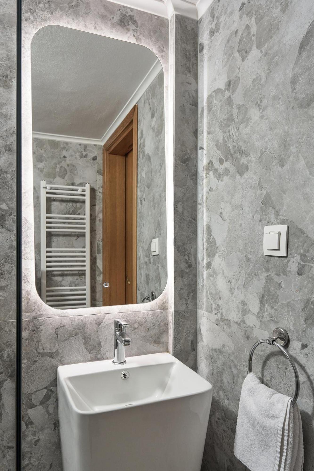 Iris Hotel Thermi Bagian luar foto